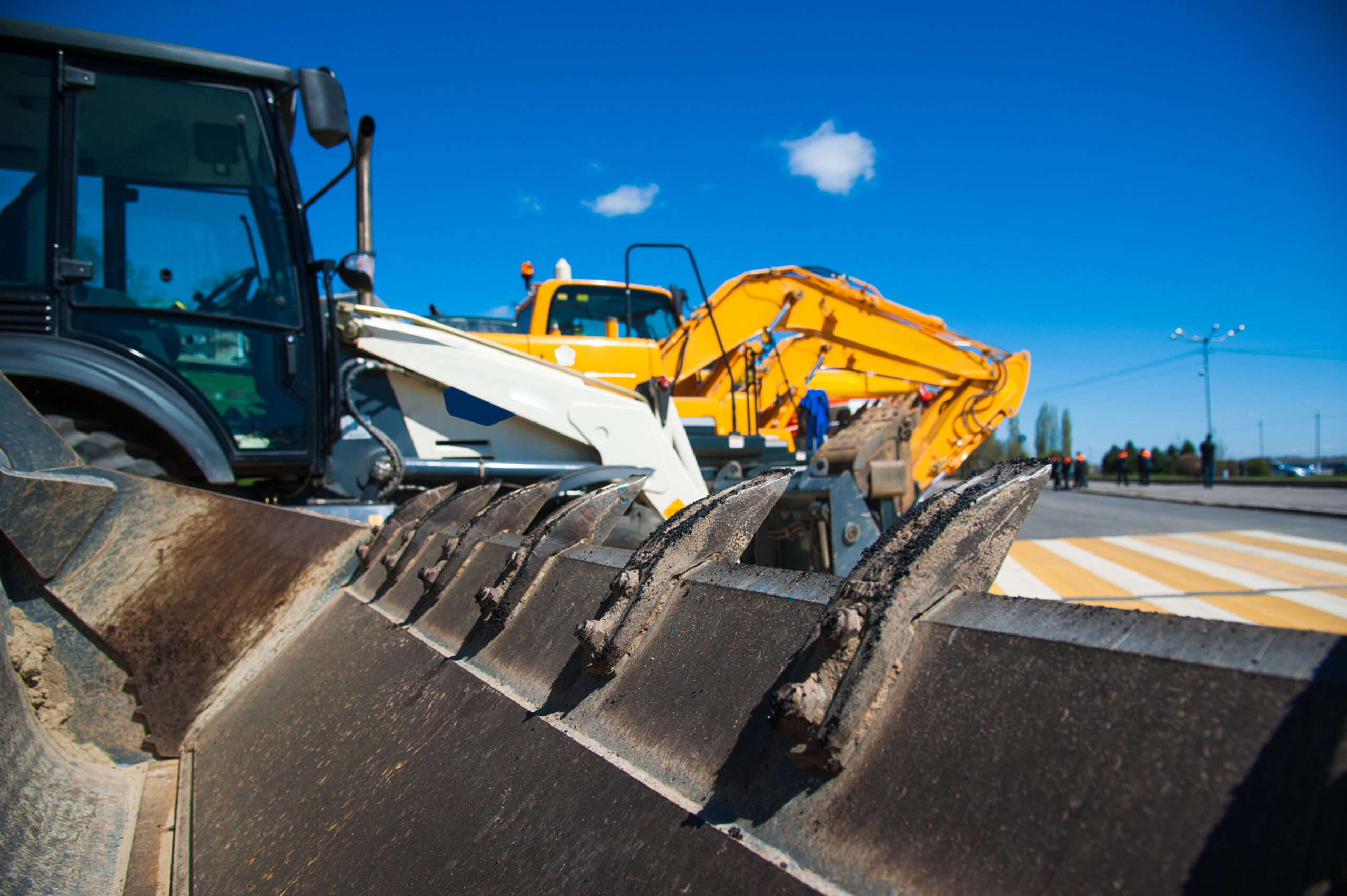 road-equipment-is-parked-ready-for-use-road-const-2026-01-11-09-03-17-utc